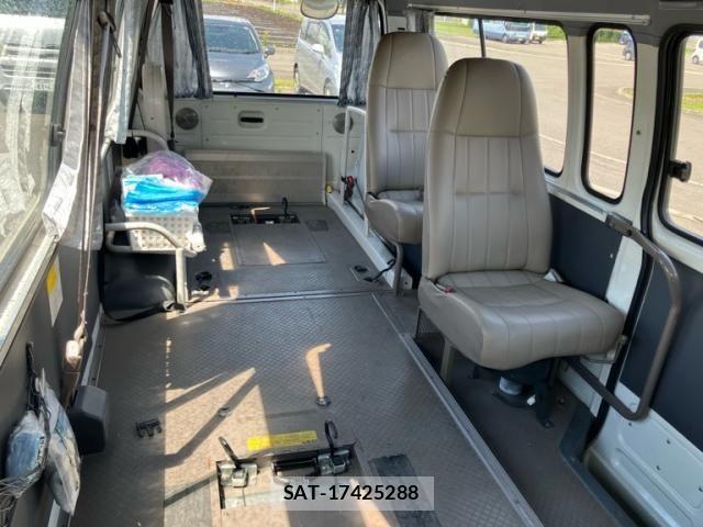 Toyota HIACE COMMUTER 2000-11 7271992-12