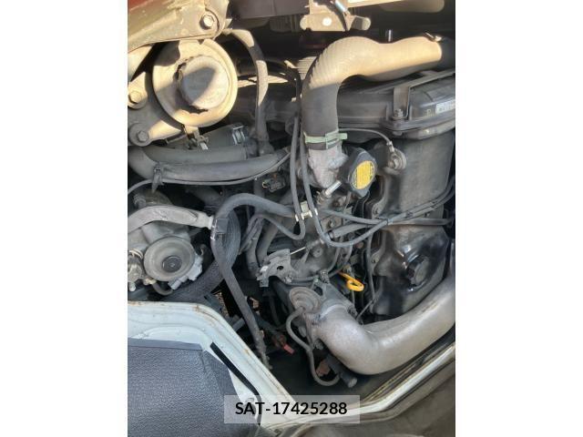 Toyota HIACE COMMUTER 2000-11 7271992-14