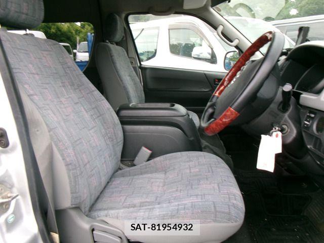 Toyota HIACE COMMUTER 2005-11 7902682-10