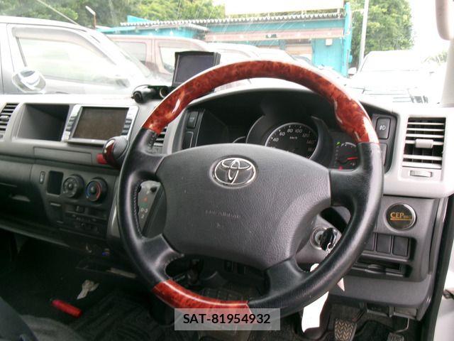 Toyota HIACE COMMUTER 2005-11 7902682-13