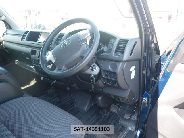 Toyota HIACE COMMUTER 2019-06 7961915-2
