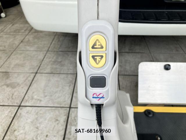 Toyota HIACE COMMUTER 2019-03 8130427-9