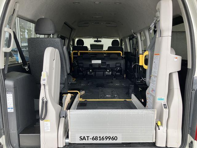 Toyota HIACE COMMUTER 2019-03 8130427-10