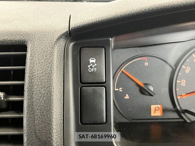 Toyota HIACE COMMUTER 2019-03 8130427-22