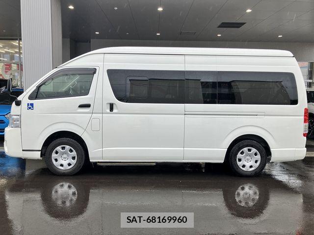 Toyota HIACE COMMUTER 2019-03 8130427-5
