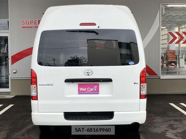 Toyota HIACE COMMUTER 2019-03 8130427-7