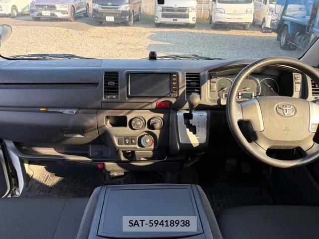 Toyota REGIUS WAGON 2019-12 5868914-11