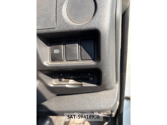 Toyota REGIUS WAGON 2019-12 5868914-17