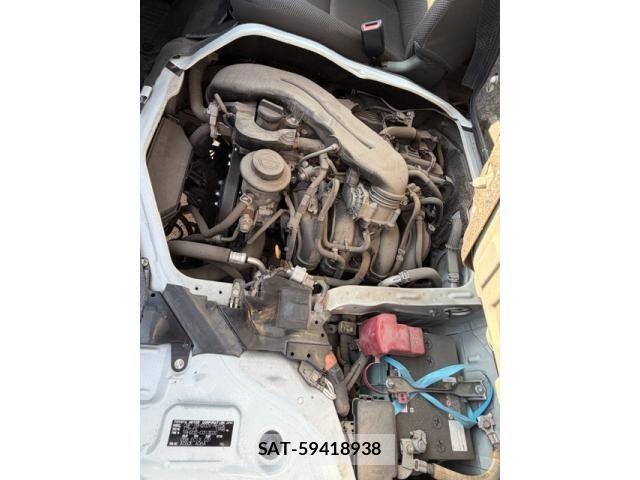 Toyota REGIUS WAGON 2019-12 5868914-19