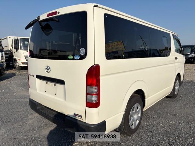 Toyota REGIUS WAGON 2019-12 5868914-4
