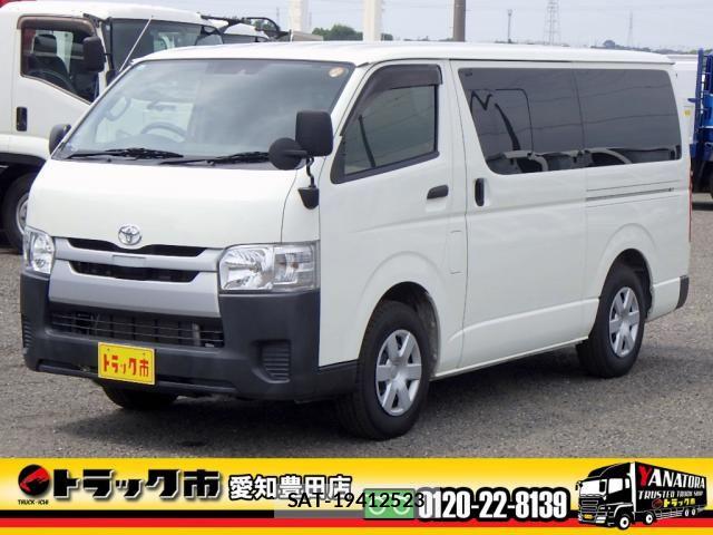 Toyota REGIUS WAGON 2019-06 8525133-0