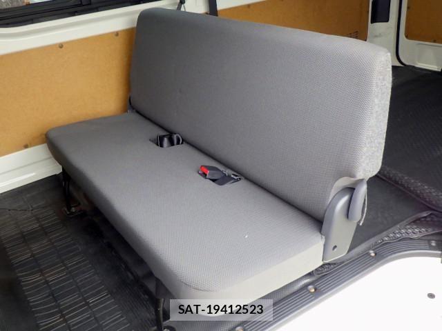 Toyota REGIUS WAGON 2019-06 8525133-11