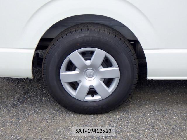 Toyota REGIUS WAGON 2019-06 8525133-20