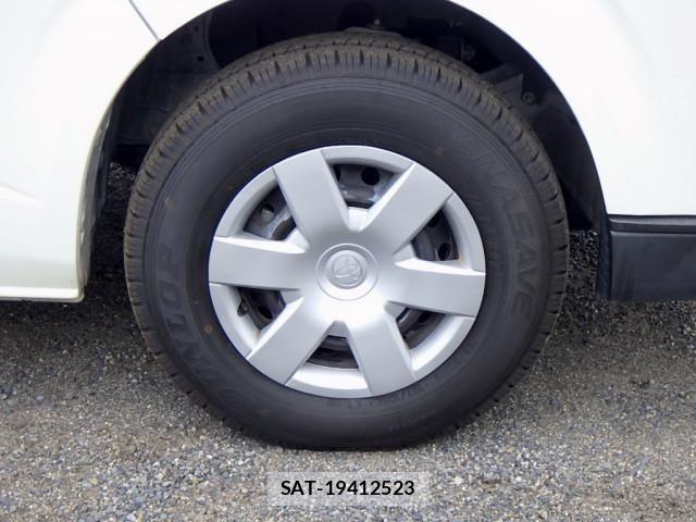 Toyota REGIUS WAGON 2019-06 8525133-21