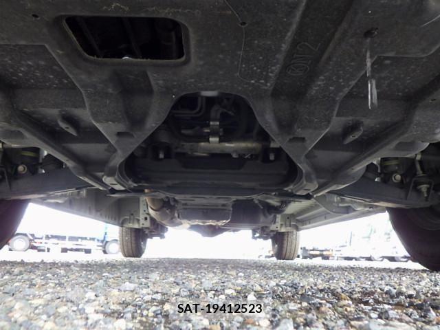 Toyota REGIUS WAGON 2019-06 8525133-24