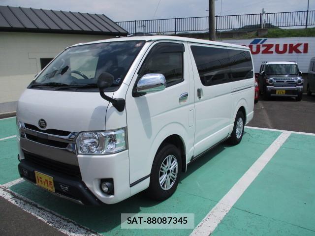 Toyota REGIUS WAGON 2018-04 1743448-9