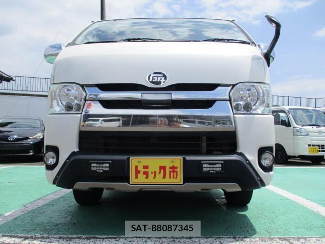 Toyota REGIUS WAGON 2018-04 1743448-11