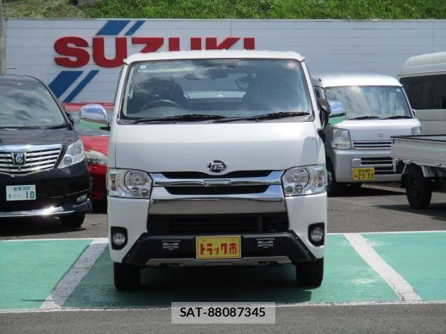 Toyota REGIUS WAGON 2018-04 1743448-1