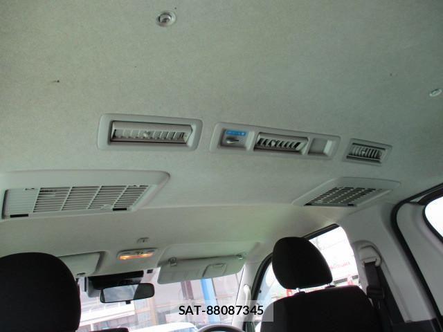 Toyota REGIUS WAGON 2018-04 1743448-24