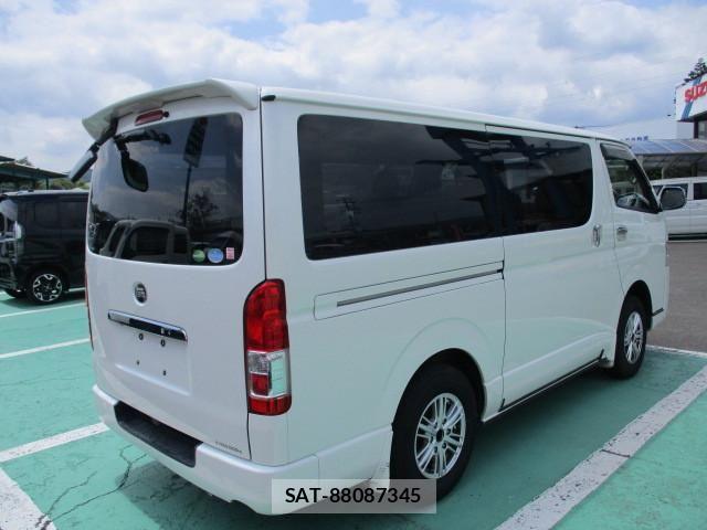 Toyota REGIUS WAGON 2018-04 1743448-5
