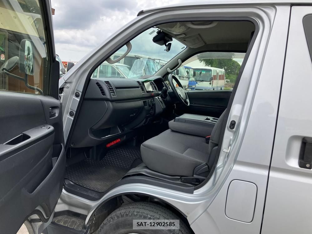 Toyota HIACE VAN 2018 976193-9