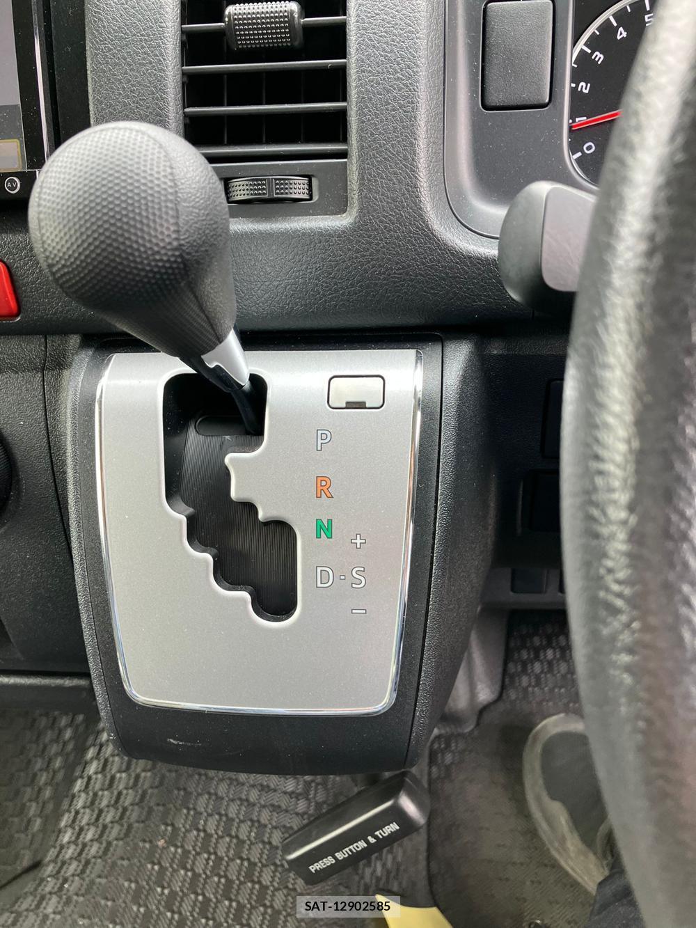 Toyota HIACE VAN 2018 976193-20