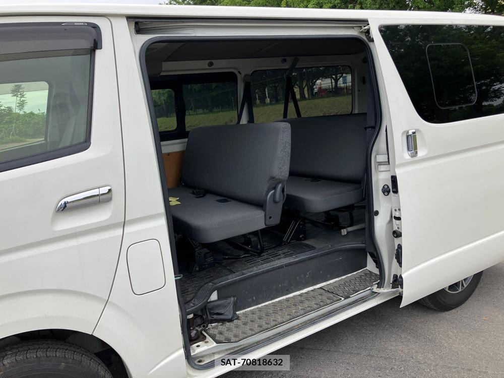 Toyota HIACE VAN 2019-07 976195-10