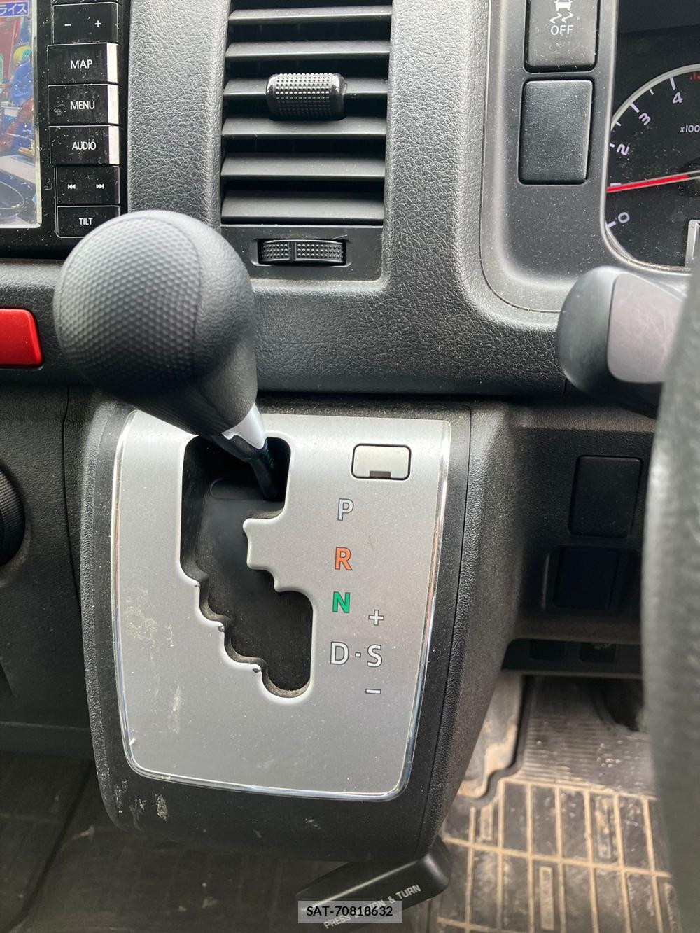Toyota HIACE VAN 2019-07 976195-20