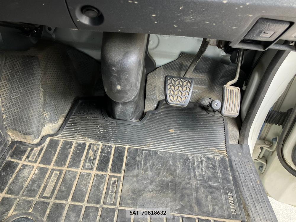 Toyota HIACE VAN 2019-07 976195-23