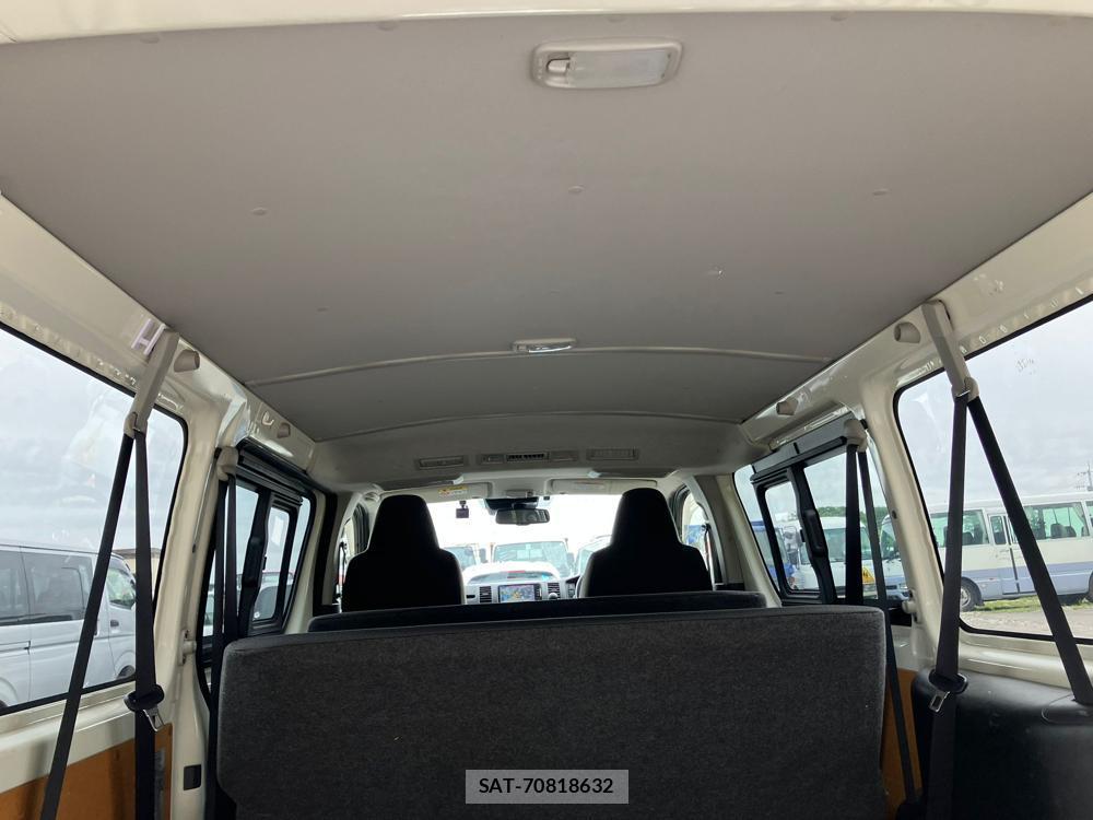 Toyota HIACE VAN 2019-07 976195-24