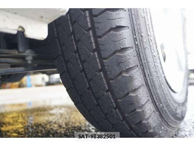 Toyota HIACE VAN 2013-06 1197548-10