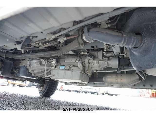 Toyota HIACE VAN 2013-06 1197548-12