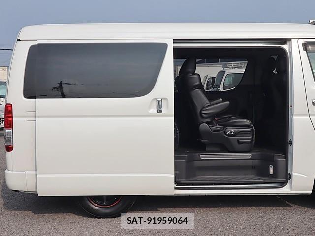 Toyota HIACE VAN 2019-01 1228225-11