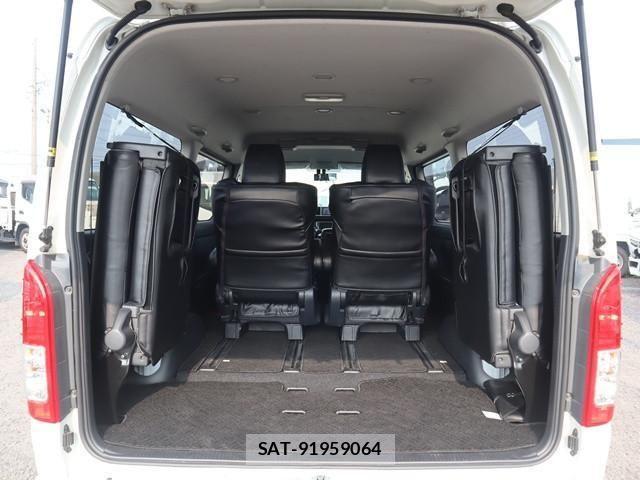 Toyota HIACE VAN 2019-01 1228225-12