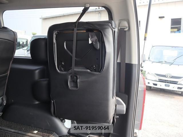 Toyota HIACE VAN 2019-01 1228225-13
