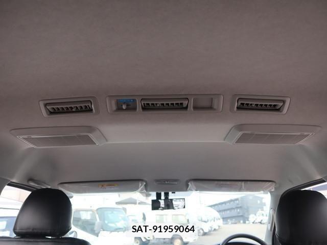 Toyota HIACE VAN 2019-01 1228225-19