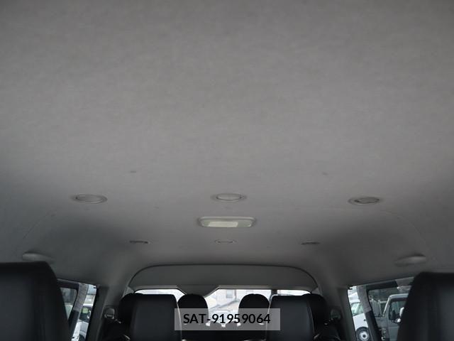 Toyota HIACE VAN 2019-01 1228225-20