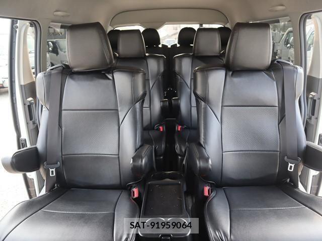 Toyota HIACE VAN 2019-01 1228225-21