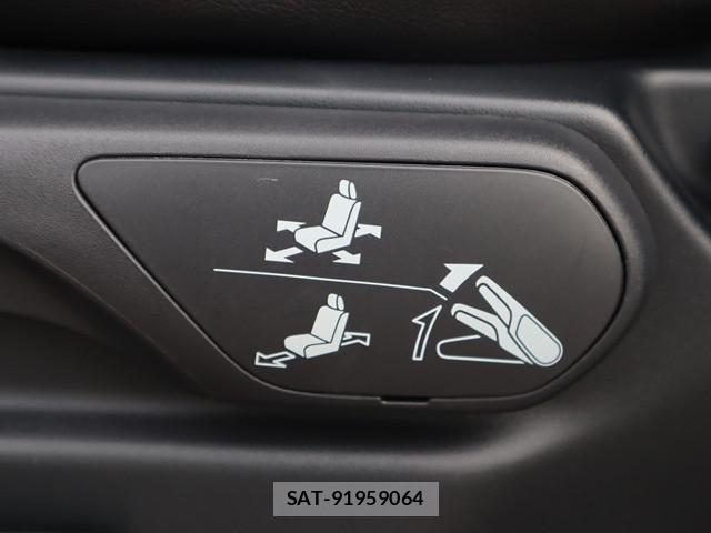 Toyota HIACE VAN 2019-01 1228225-22