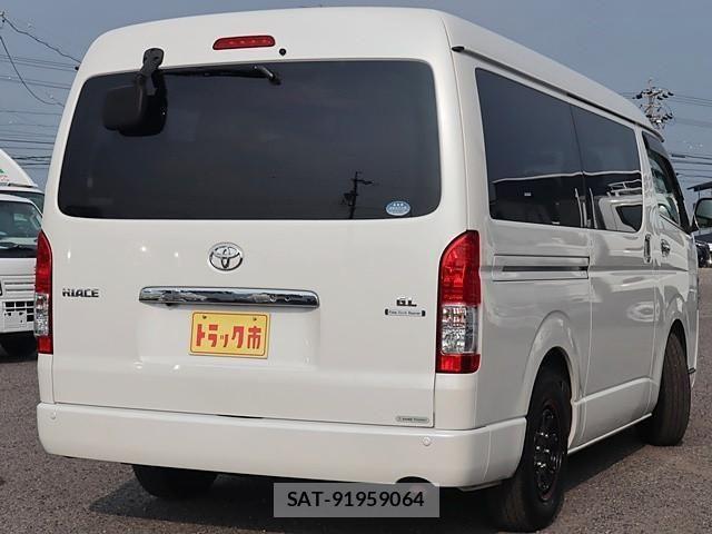 Toyota HIACE VAN 2019-01 1228225-4