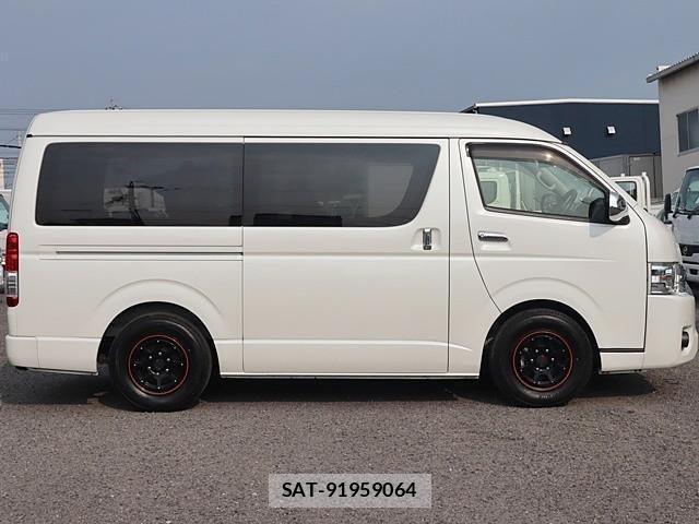 Toyota HIACE VAN 2019-01 1228225-7