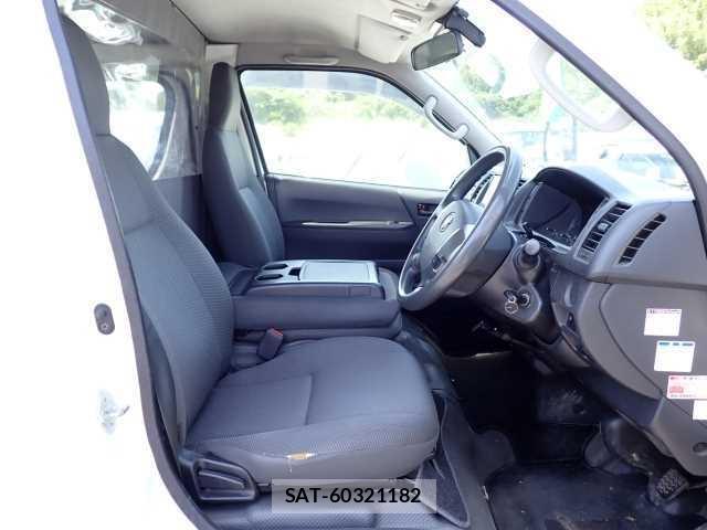 Toyota HIACE VAN 2019 1231939-2