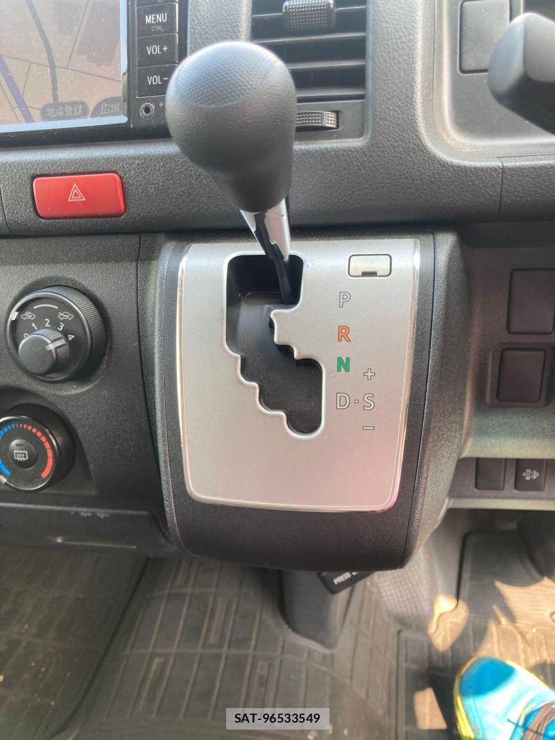 Toyota HIACE VAN 2018 1230251-19