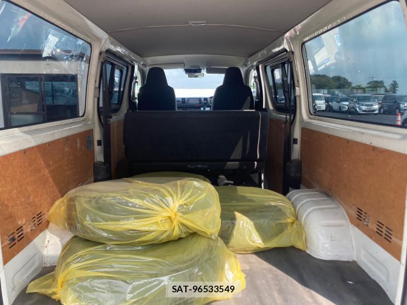 Toyota HIACE VAN 2018 1230251-25