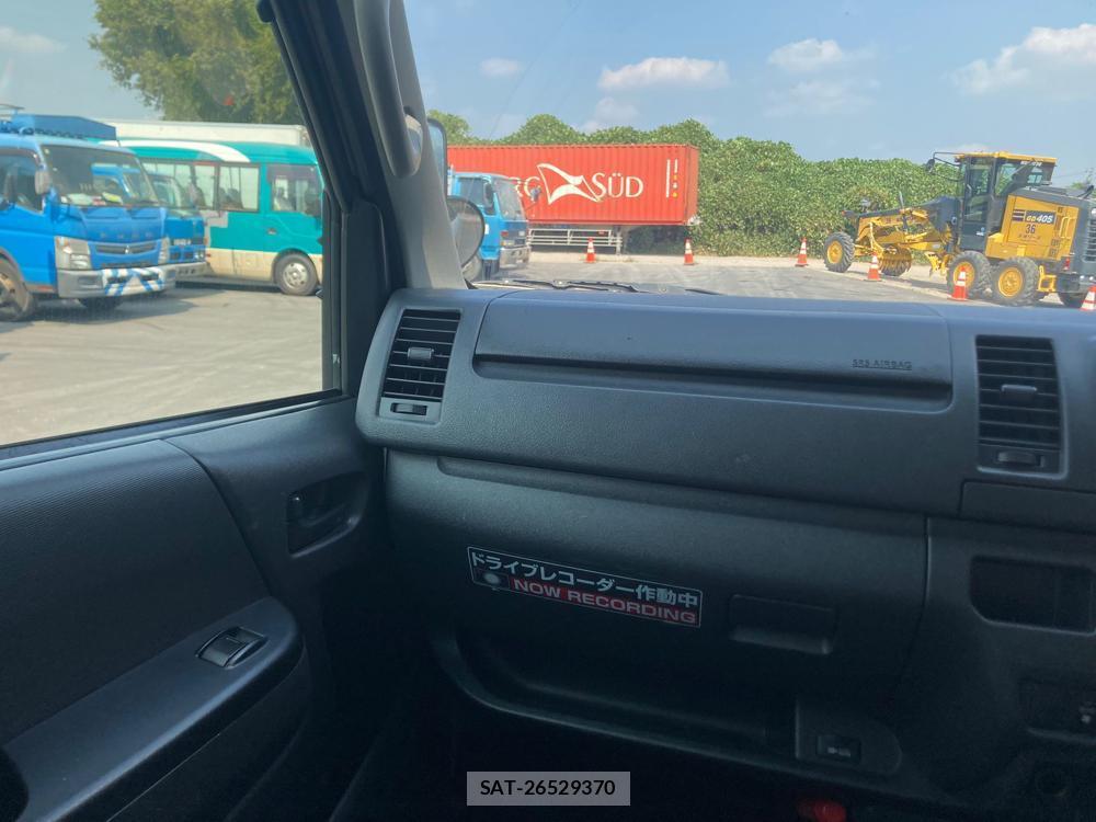 Toyota HIACE VAN 2018 1218353-23