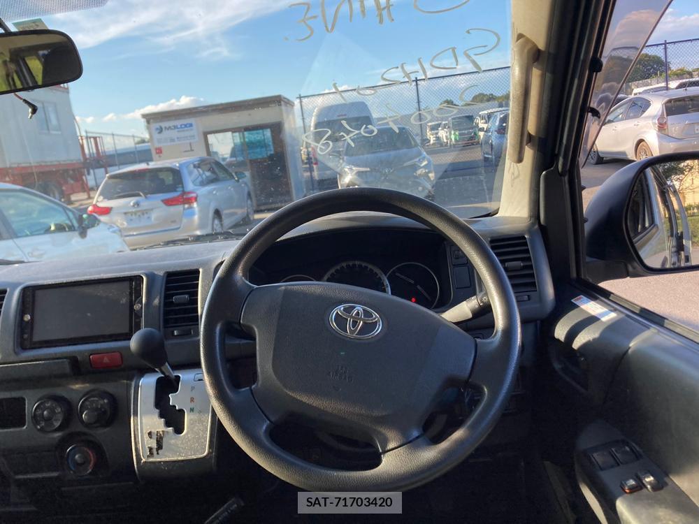 Toyota HIACE VAN 2018 1284218-13
