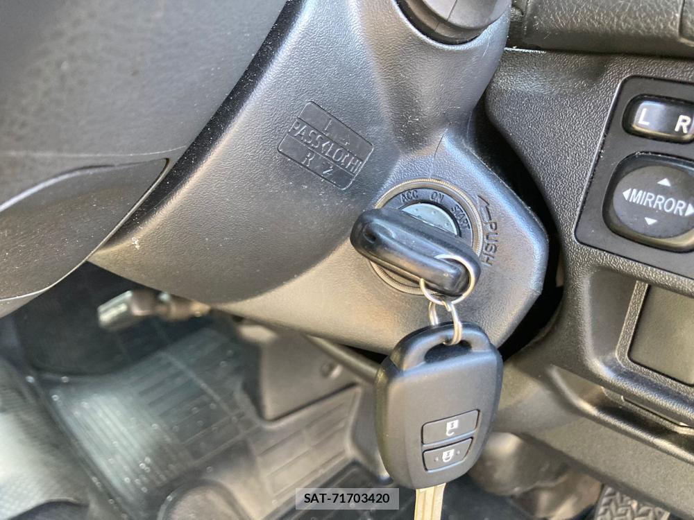 Toyota HIACE VAN 2018 1284218-16