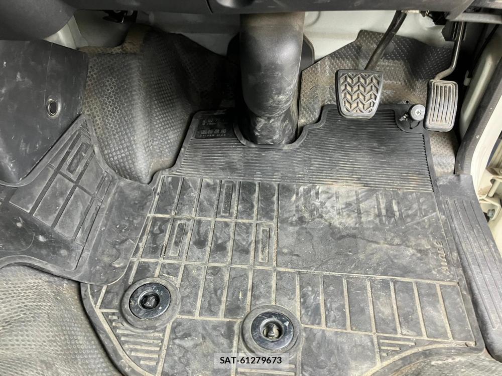 Toyota HIACE VAN 2018 1218402-27