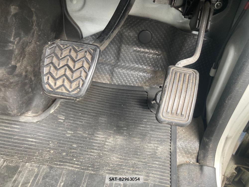 Toyota HIACE VAN 2020 1305385-25