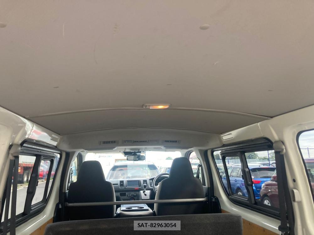 Toyota HIACE VAN 2020 1305385-26